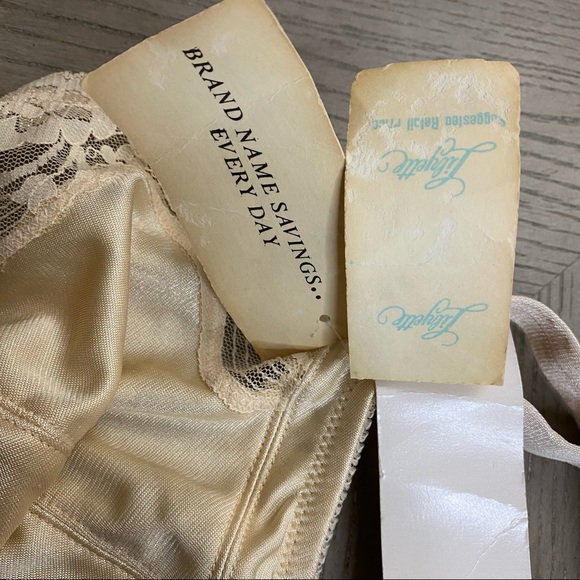 NWT Lilyette All Day Everyday Fashion Support Lycra Nude 36DD Bra - Picture 11 of 13